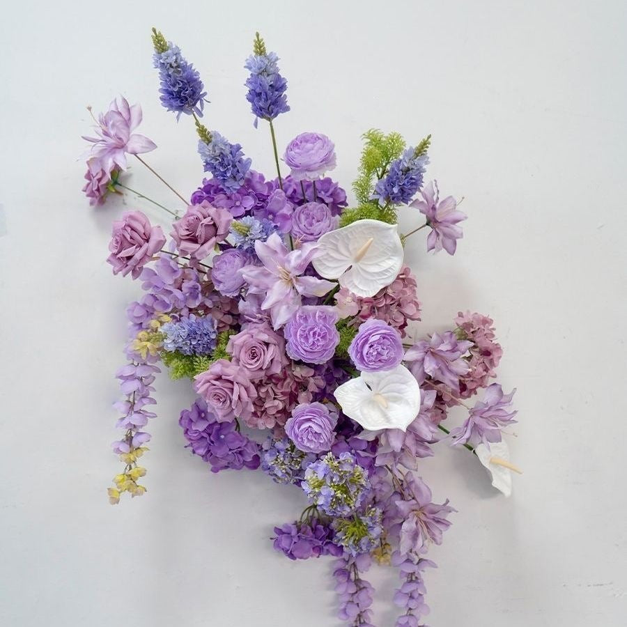Elegante hängende Blumenarrangement