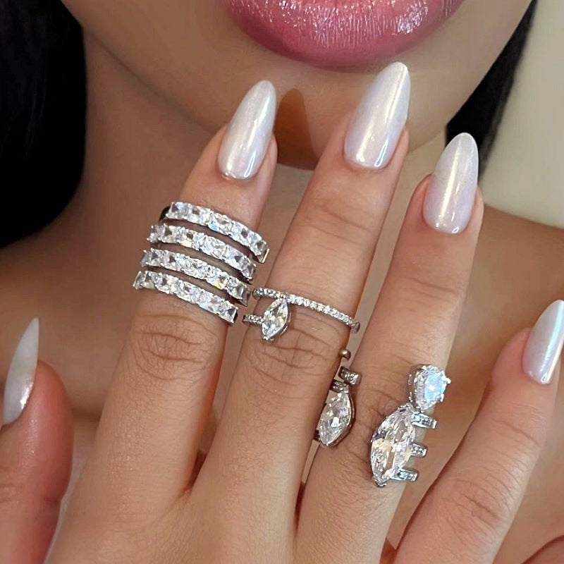 Elegantes Rhinestone-Ring-Set Brehn