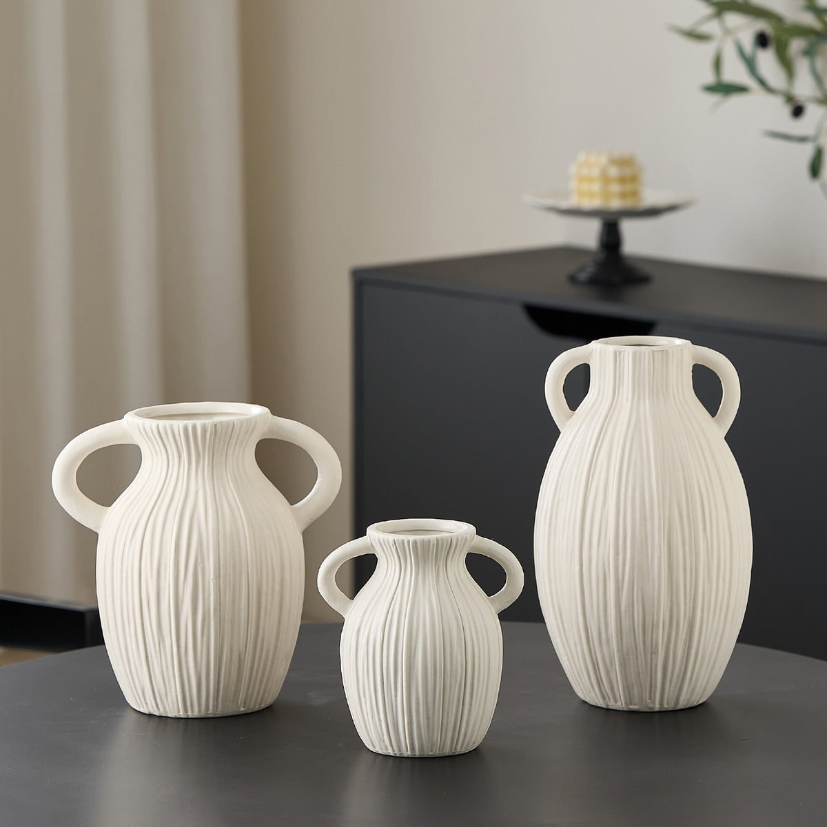 Dekorative Keramikvase mit kunstvollem Rillenmuster Brehn