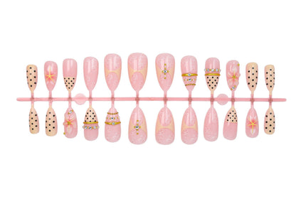 Kunstnagelset mit zarten Blumenmustern und eleganten Akzenten Brehn