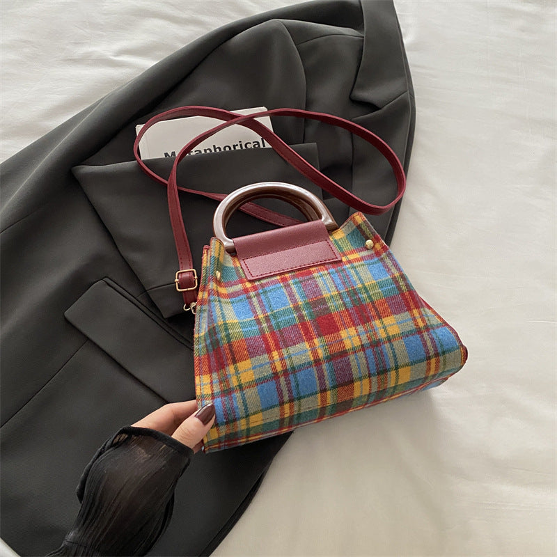 Karo Strukturierte Mini-Handtasche Brehn
