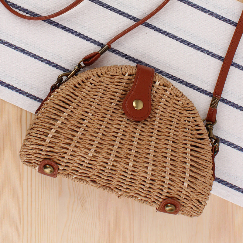 Rattan Umhängetasche Im Halbmondförmigen Design Brehn