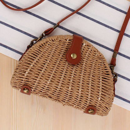 Rattan Umhängetasche Im Halbmondförmigen Design Brehn