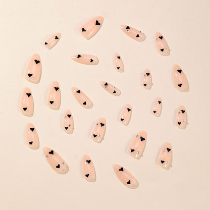 Herz-inspirierten Nagelkunst Brehn
