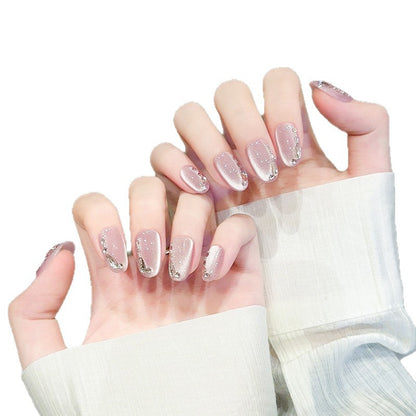 Elegante Kunstnagelspitzen mit Glitzereffekten Brehn