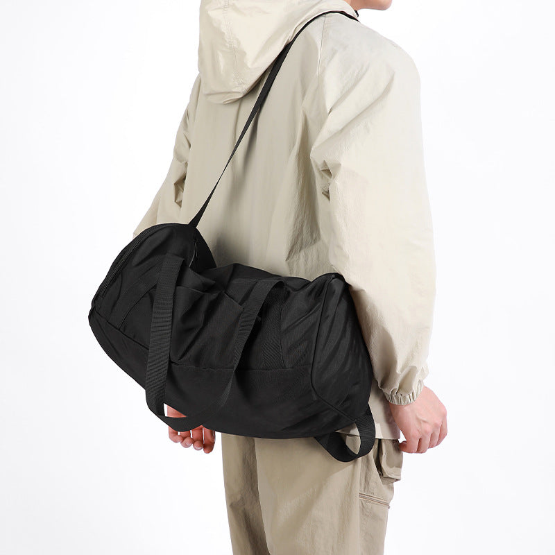 Sportliche Reisetasche mit Verstellbarem Schultergurt und Robustem Material Brehn