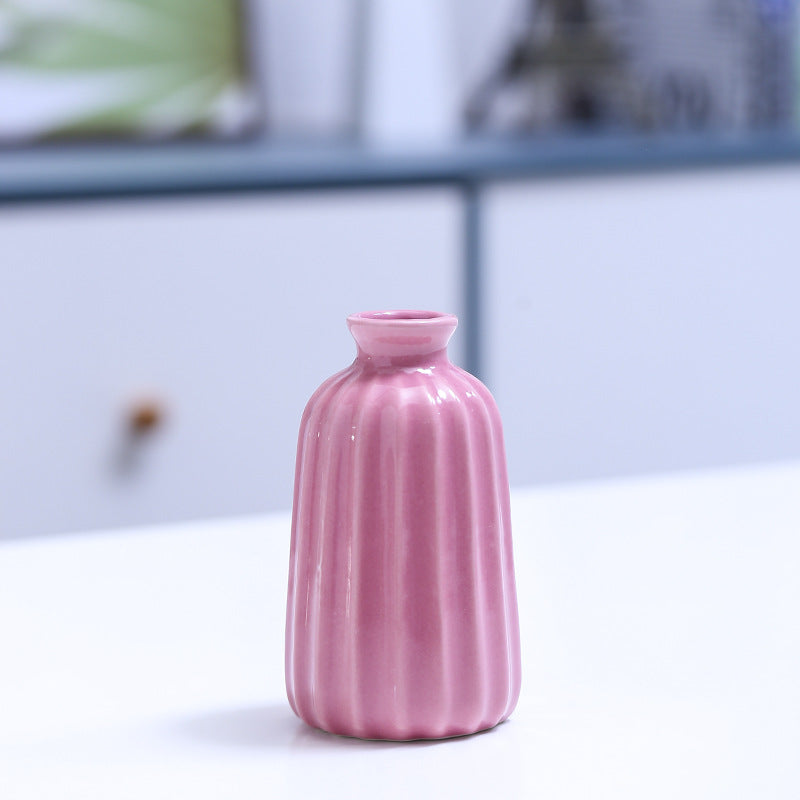 Rippte Keramische Bud Vase Brehn