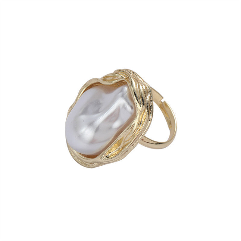 Eleganter Perlring mit Einzigartigem Design Von Brehn
