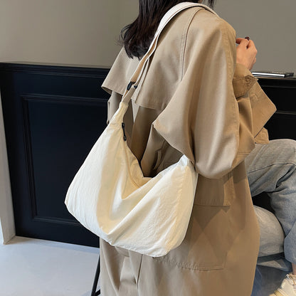 Sling Schultertasche