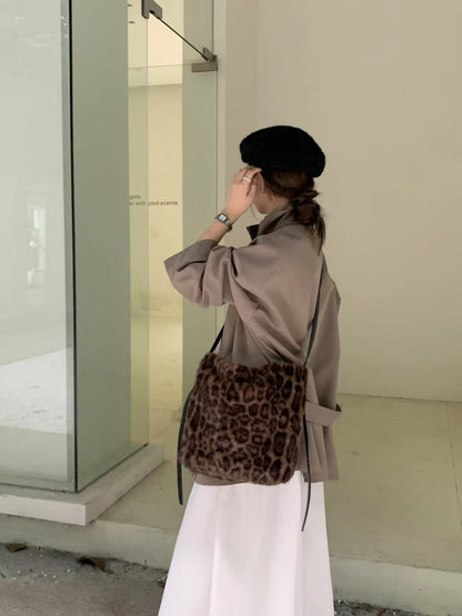 Zeitgenössische Kunstpelz-Handtasche