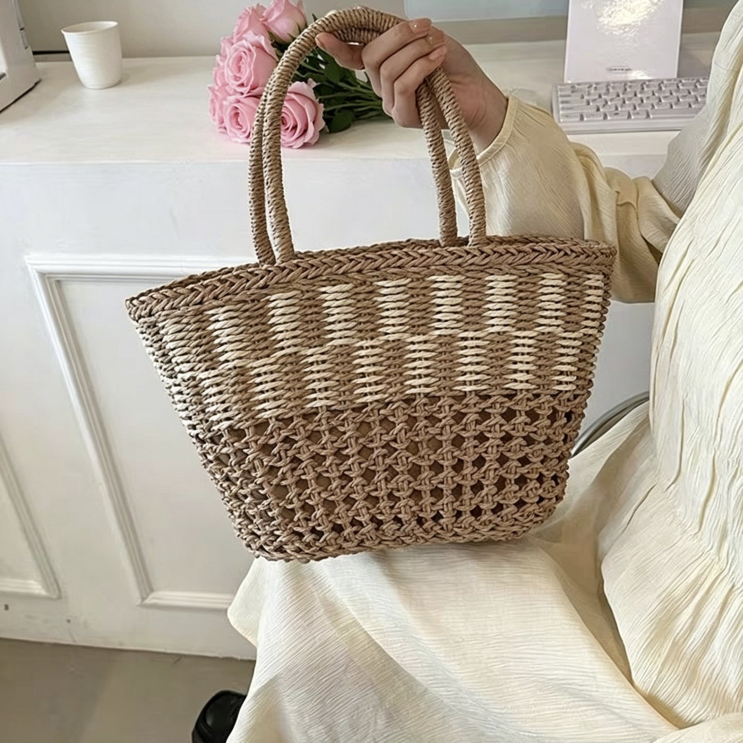 Handtasche Aus Geflochtenem Naturmaterial mit Luftiger Struktur Brehn