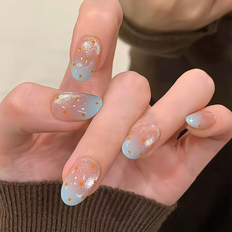 Dekorative Press-On-Nagelkunst mit Ombre-Design Brehn