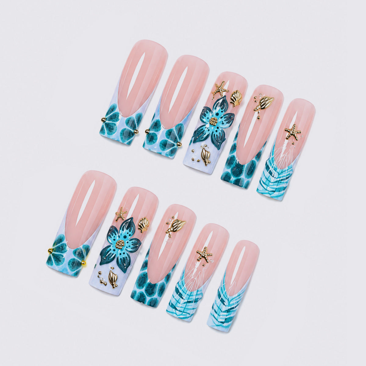 Künstlerisches Acryl Press-On Nagelset mit floralen und goldenen Elementen Brehn