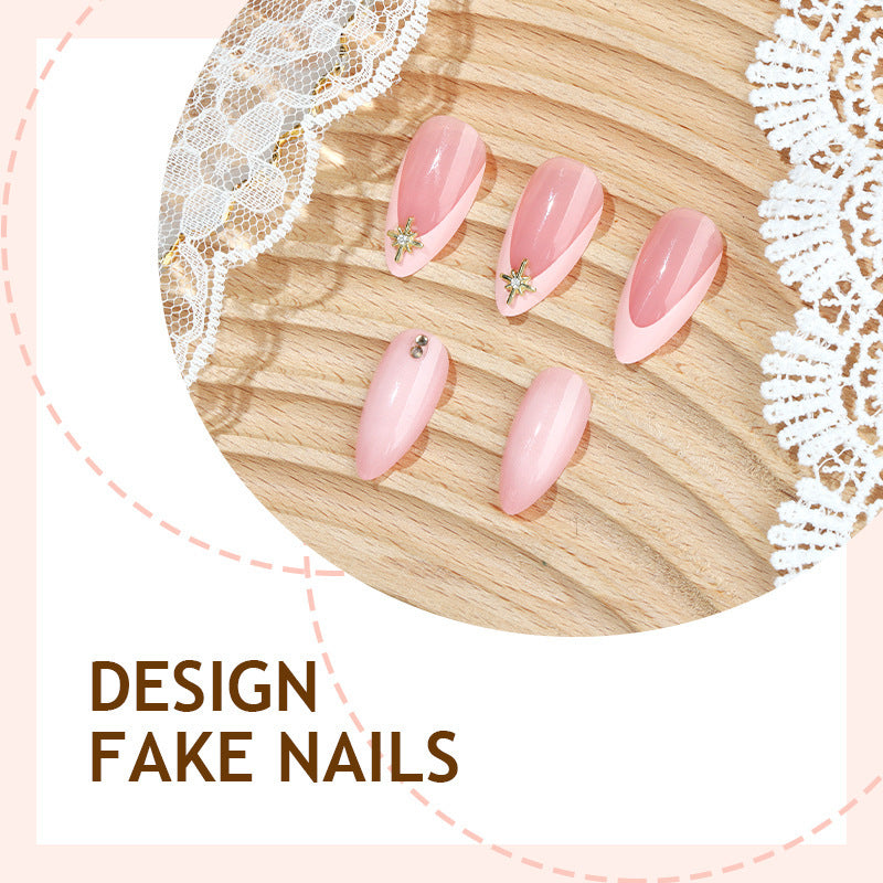 Künstliche Nagel-Kreationen mit eleganten Blumendetails Brehn