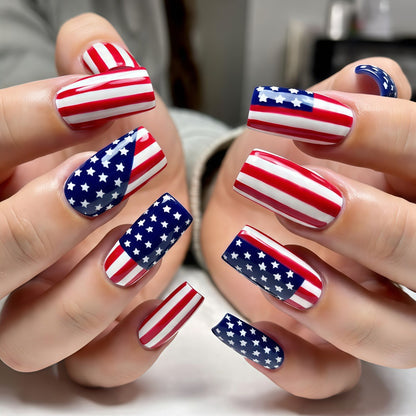 Kunstnägel mit amerikanischem Flaggen-Design Brehn