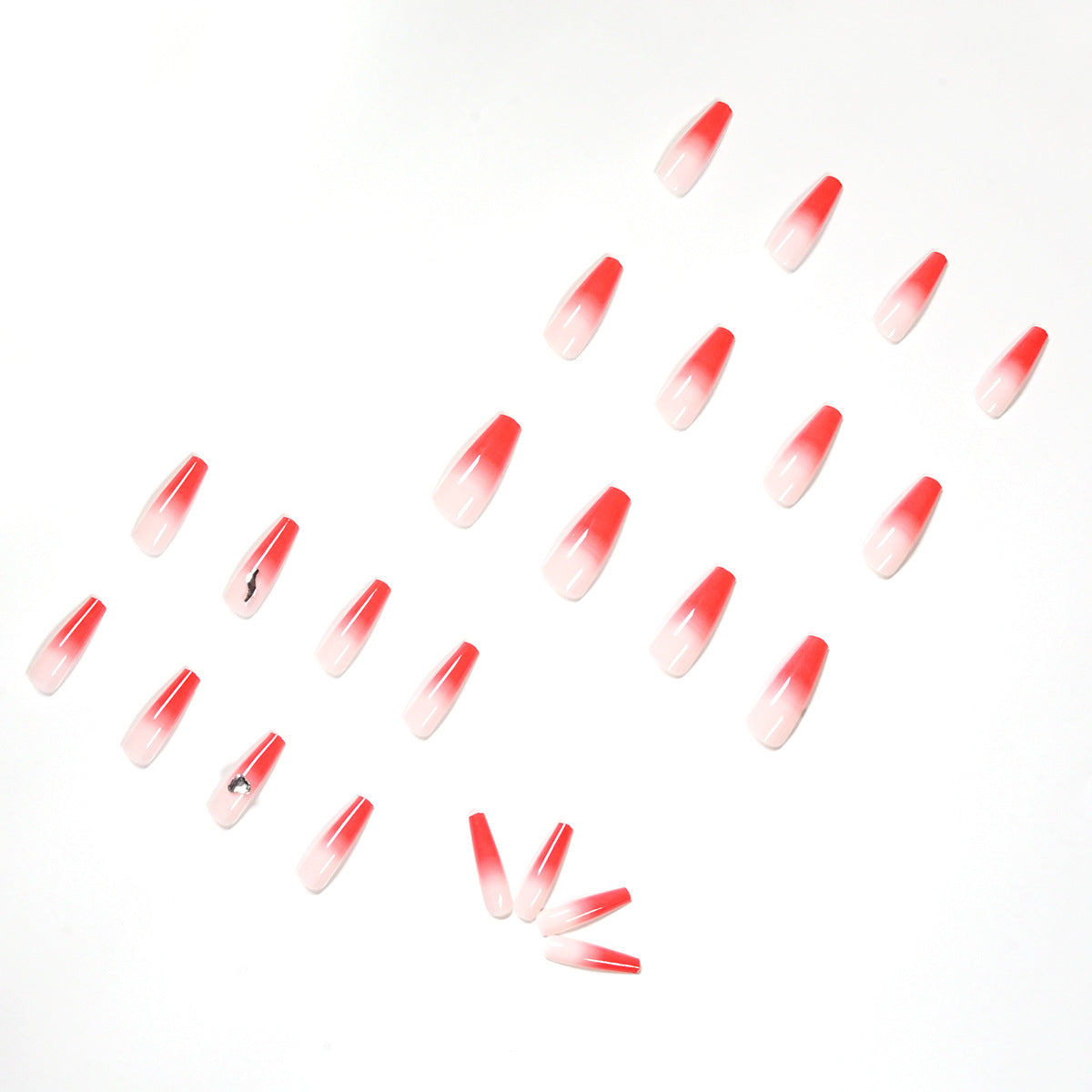 Kunstvolle Stiletto-Nägel mit elegantem Farbverlauf und Strassverzierung Brehn