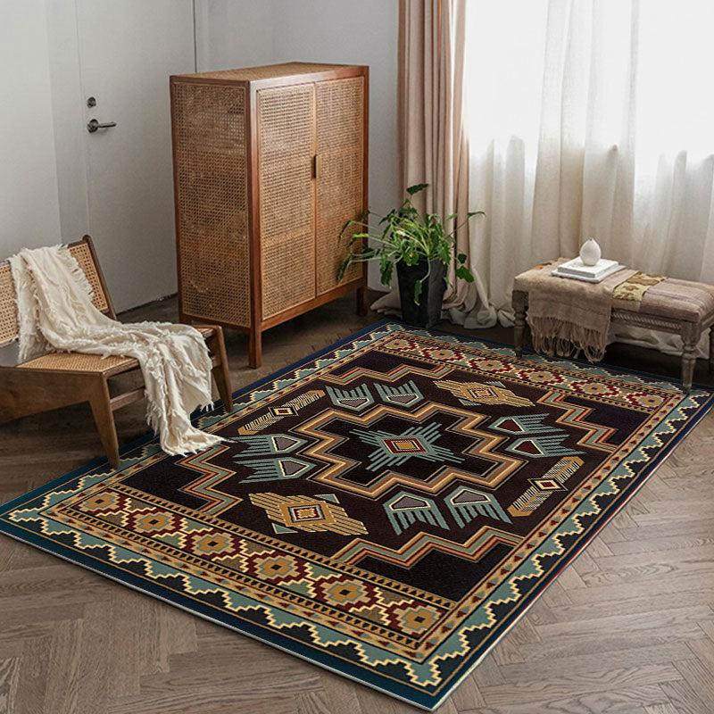 Geometrisch gemusterter Teppich