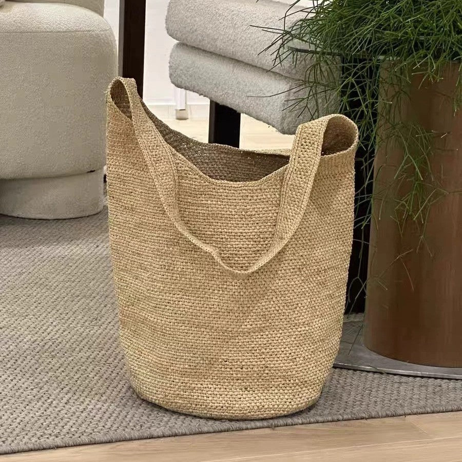 Großzügige Handtasche Aus Naturbelassenem Material Brehn