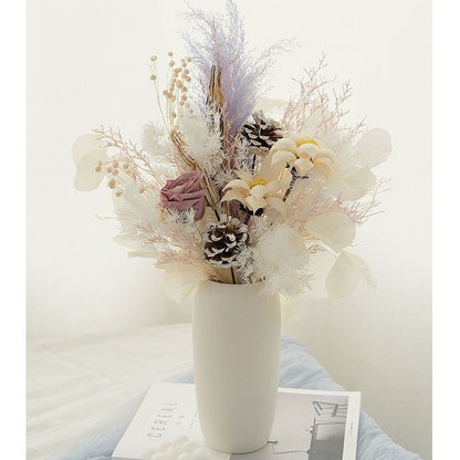 Elegante Trockenblumenarrangement