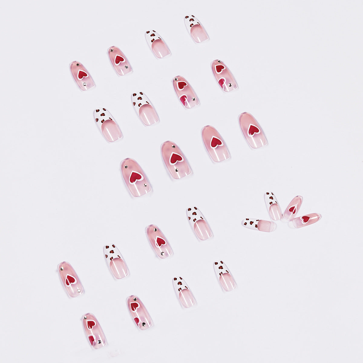 Kunstvolle Nagelkunst mit Herz-Design Brehn