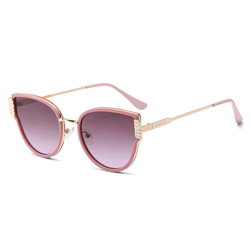 Damen Cat-Eye Sonnenbrille mit eleganten akzentuierten Gläsern Brehn