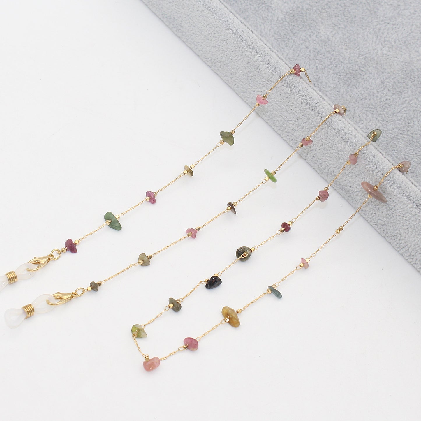 Elegante mit Kristallen verzierte Brillenkette Brehn