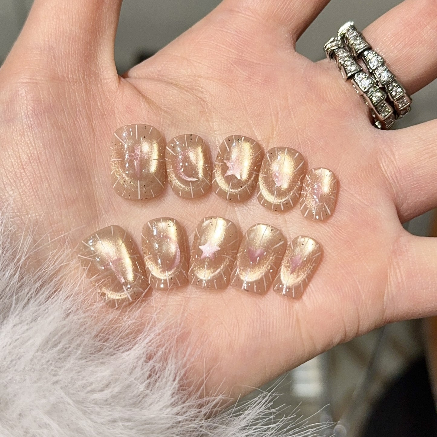 Glänzende Kunstnagelspitzen mit Romantischem Schimmer Brehn