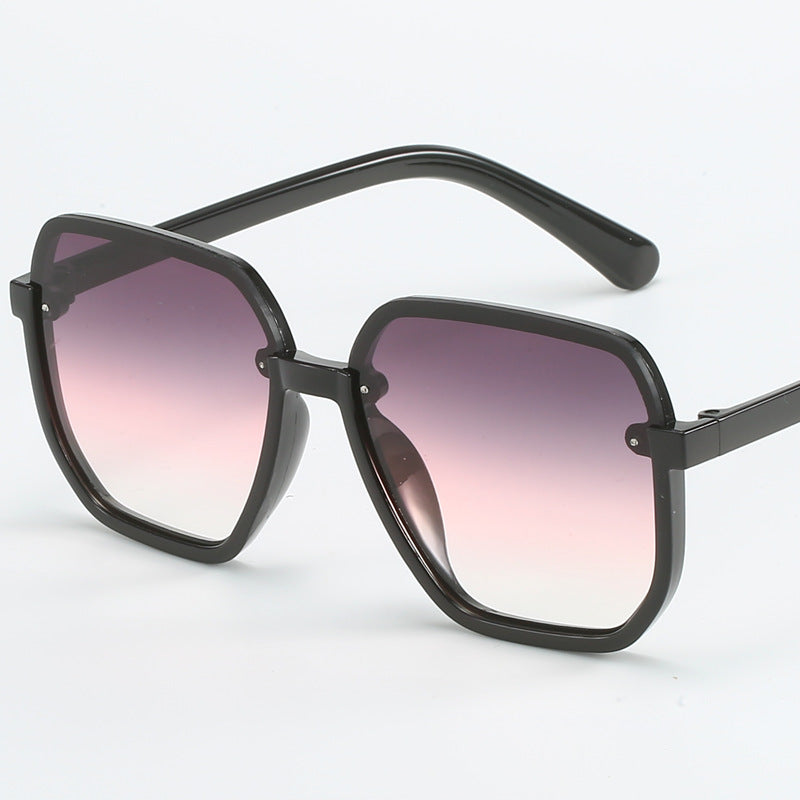 Damen geometrische Sonnenbrille im modernen Design Brehn