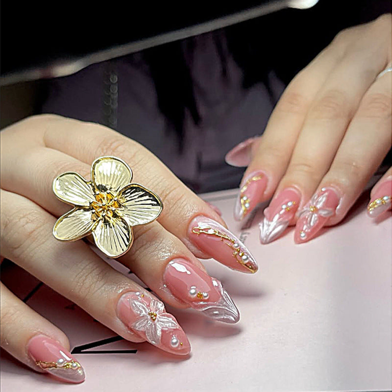 Premium Dekorative Press-On Nagelset mit floralem und Schmuckakzenten Brehn