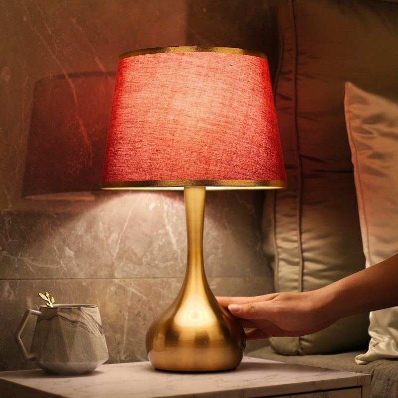 Zeitgenössische dekorative Tischlampe