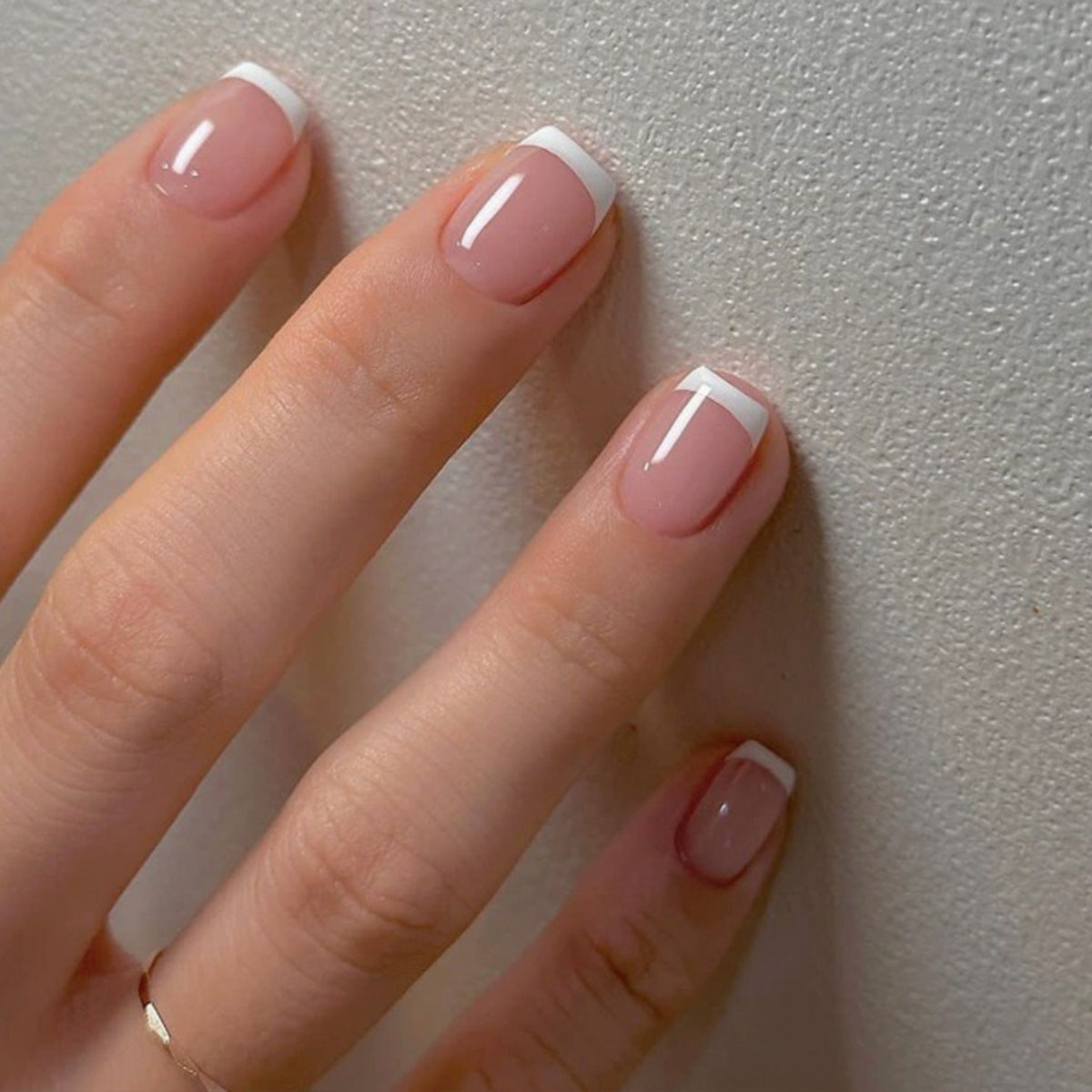 Premium French Tip Press-On Nail Set Brehn
