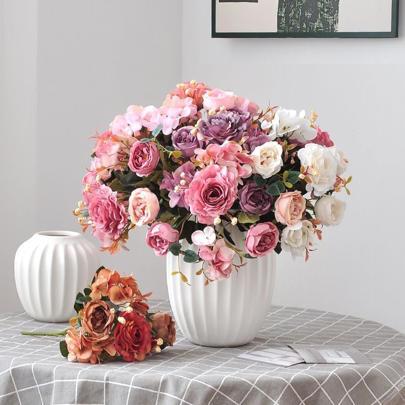 Elegante Künstliche Blumenarrangement für Innendekor