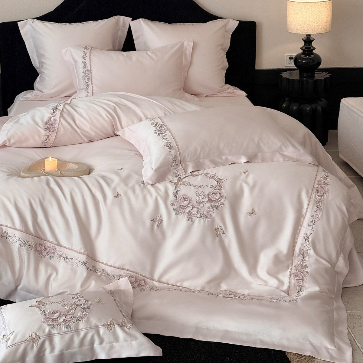 Bestickte Seidenlook Satin Bettbezug Set mit Blumenkranz Motiv