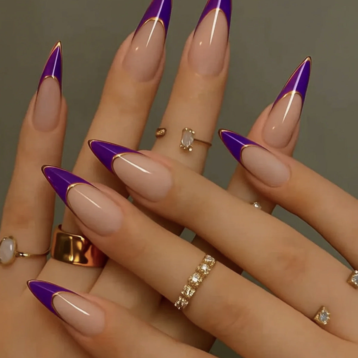 Elegante Stiletto-Nagelerweiterungen Brehn