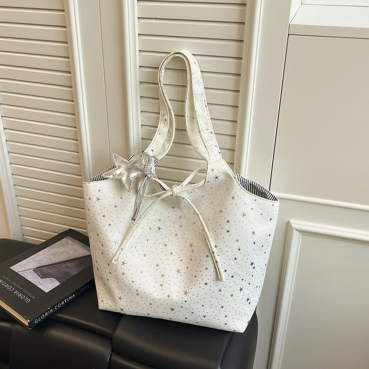 Stylische Canvas-Tote-Bag mit mehreren Taschen