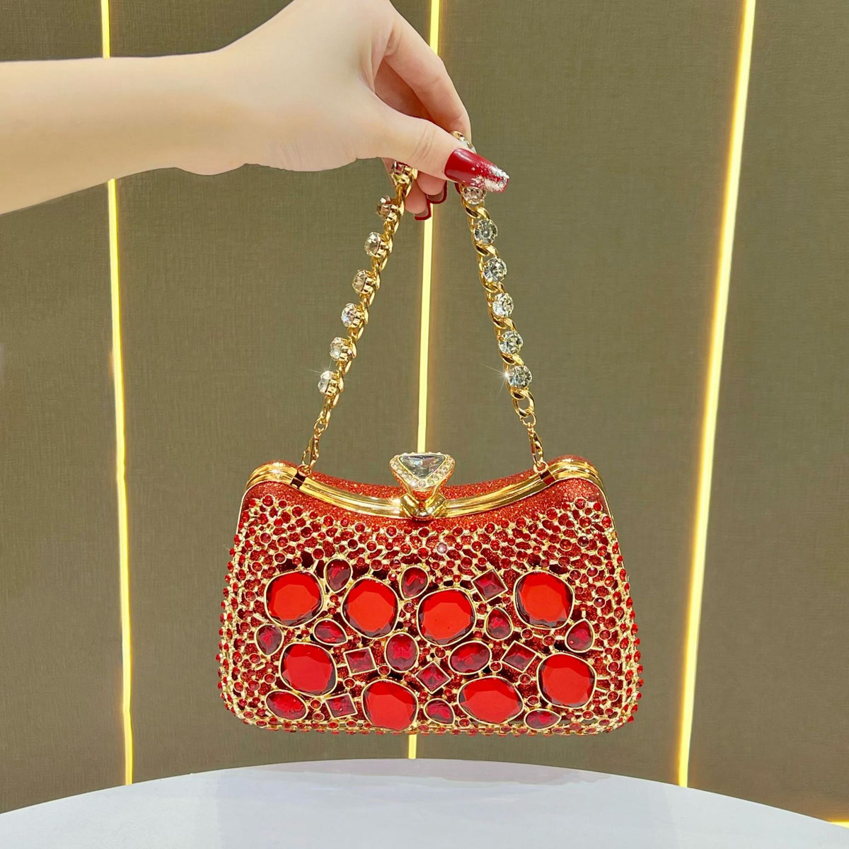 Opulente Bejeweled Abendtasche