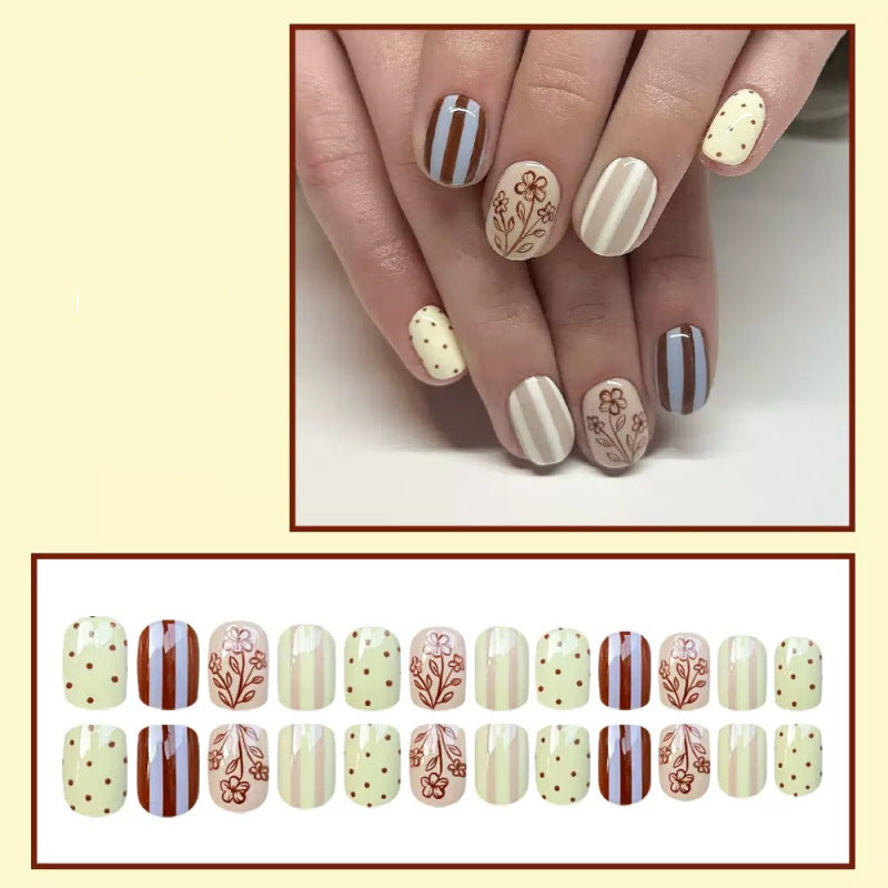 Kreative Nagelkunst Brehn