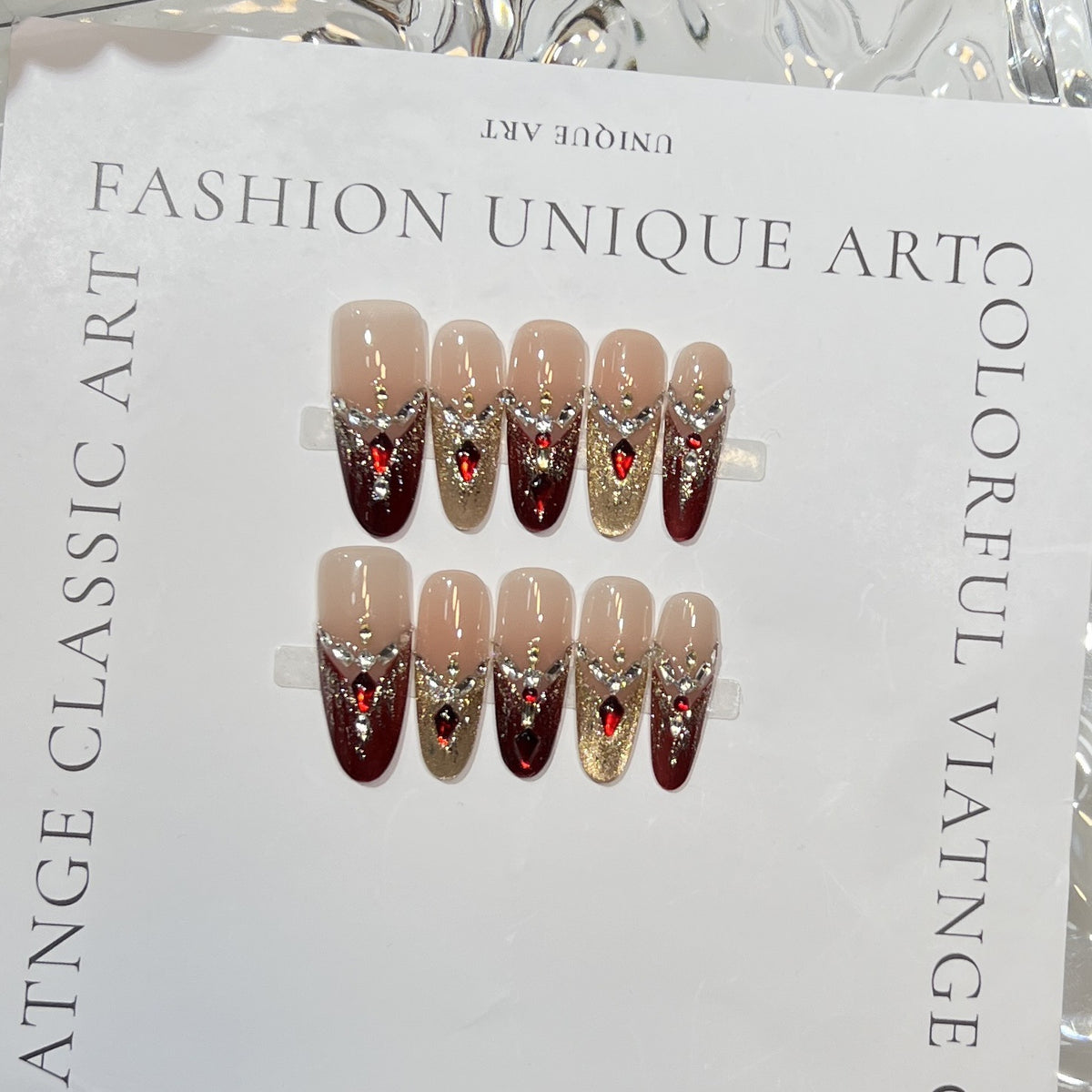 Premium Press-On Nail Art Set mit elegantem Herz- und Blattdesign Brehn