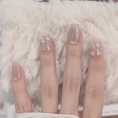 Stylisches Press-On Nagel-Set mit eleganten Glitzerakzenten Brehn