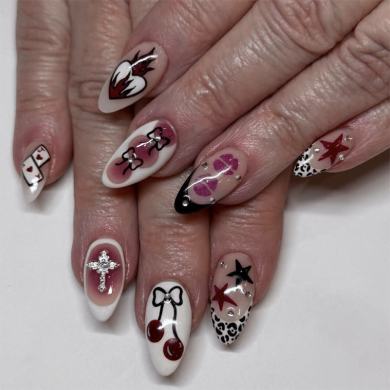 Kunstvolle Nagelkunst mit originellen Designs Brehn