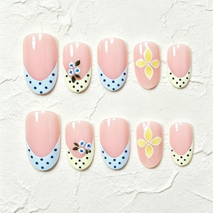 Dekorative florale Nagelkunstspitzen Brehn