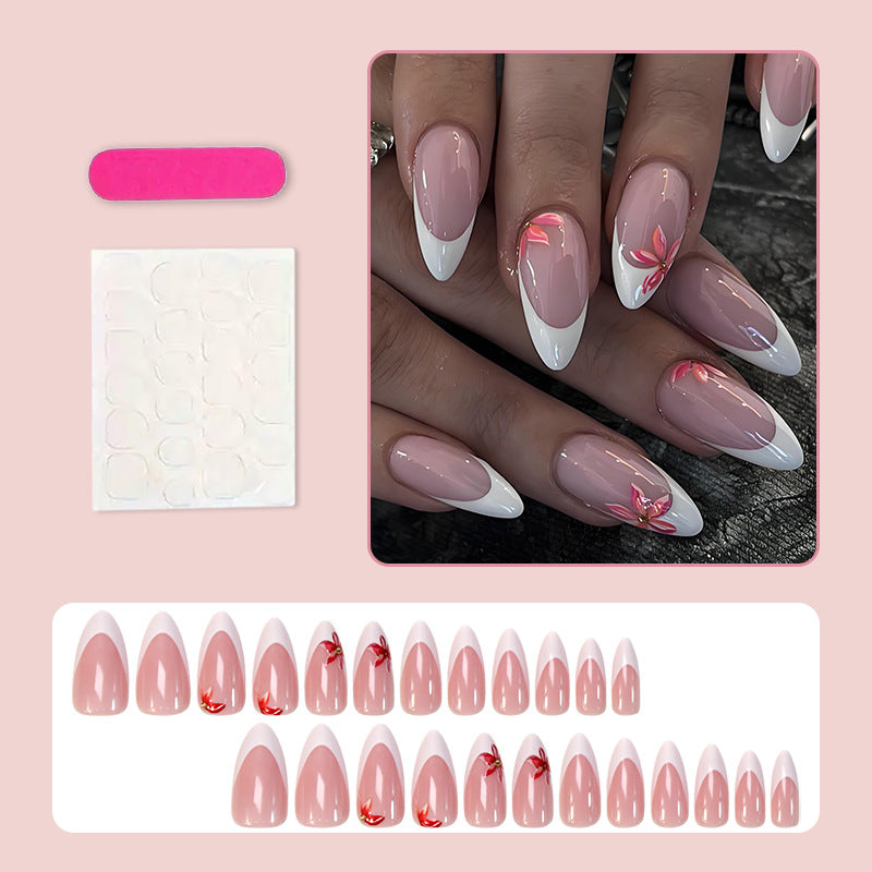 Kunstnagelset mit elegantem französischen Design und charmanten Blumenakzenten Brehn