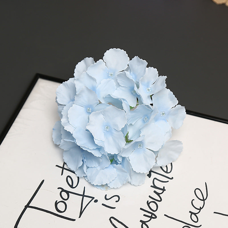 Elegante dekorative Blumenarrangement