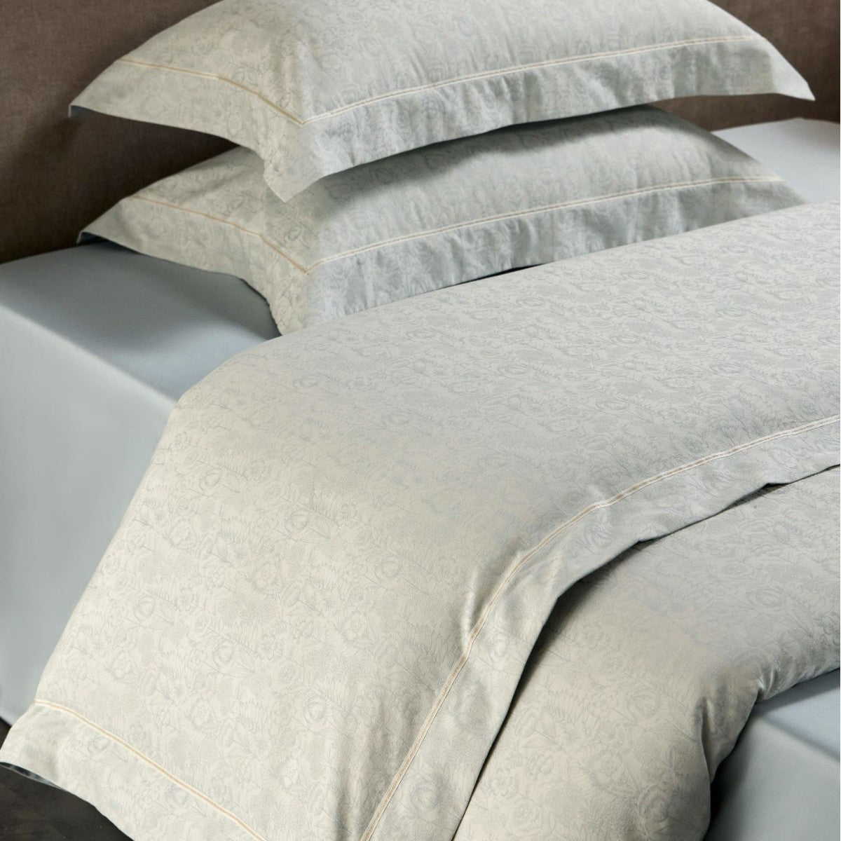 Luxuriöses Jacquard Floral Bettbezug-Set mit Paspelrand
