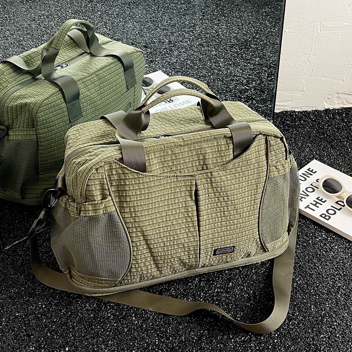 Texturiertes Sport-Duffle-Brehn