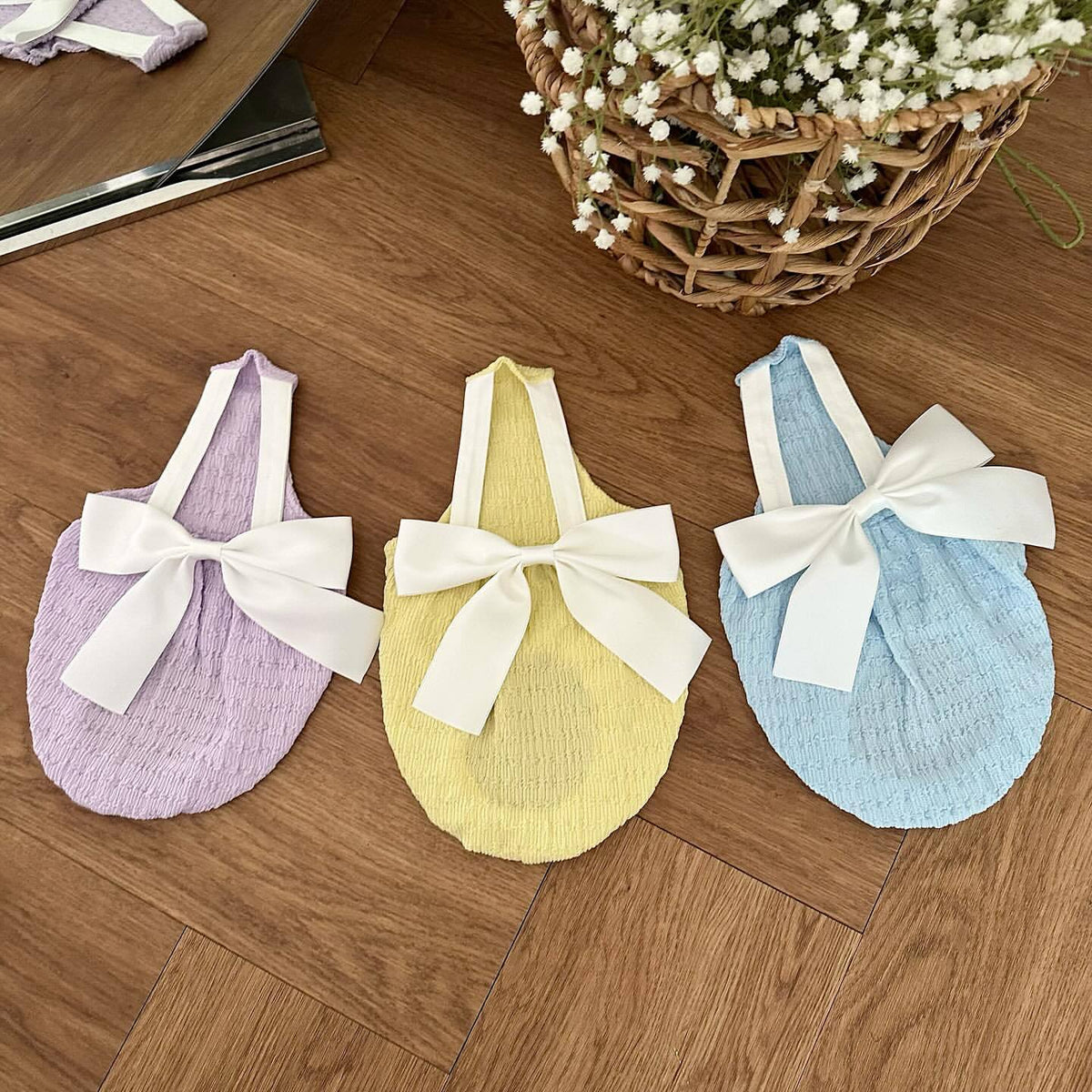 Säuglings Smocked Halter Einteiler mit Übergroßer Schleife Rücken