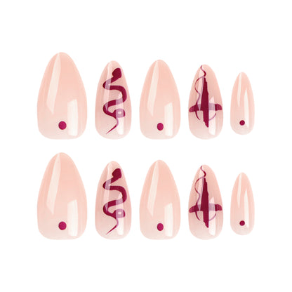 Kunstvolle Nagelverlängerungen mit einzigartigem Design Brehn