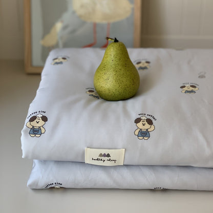 Gesteppte Bettdecke mit Kirsch‑Alloverprint