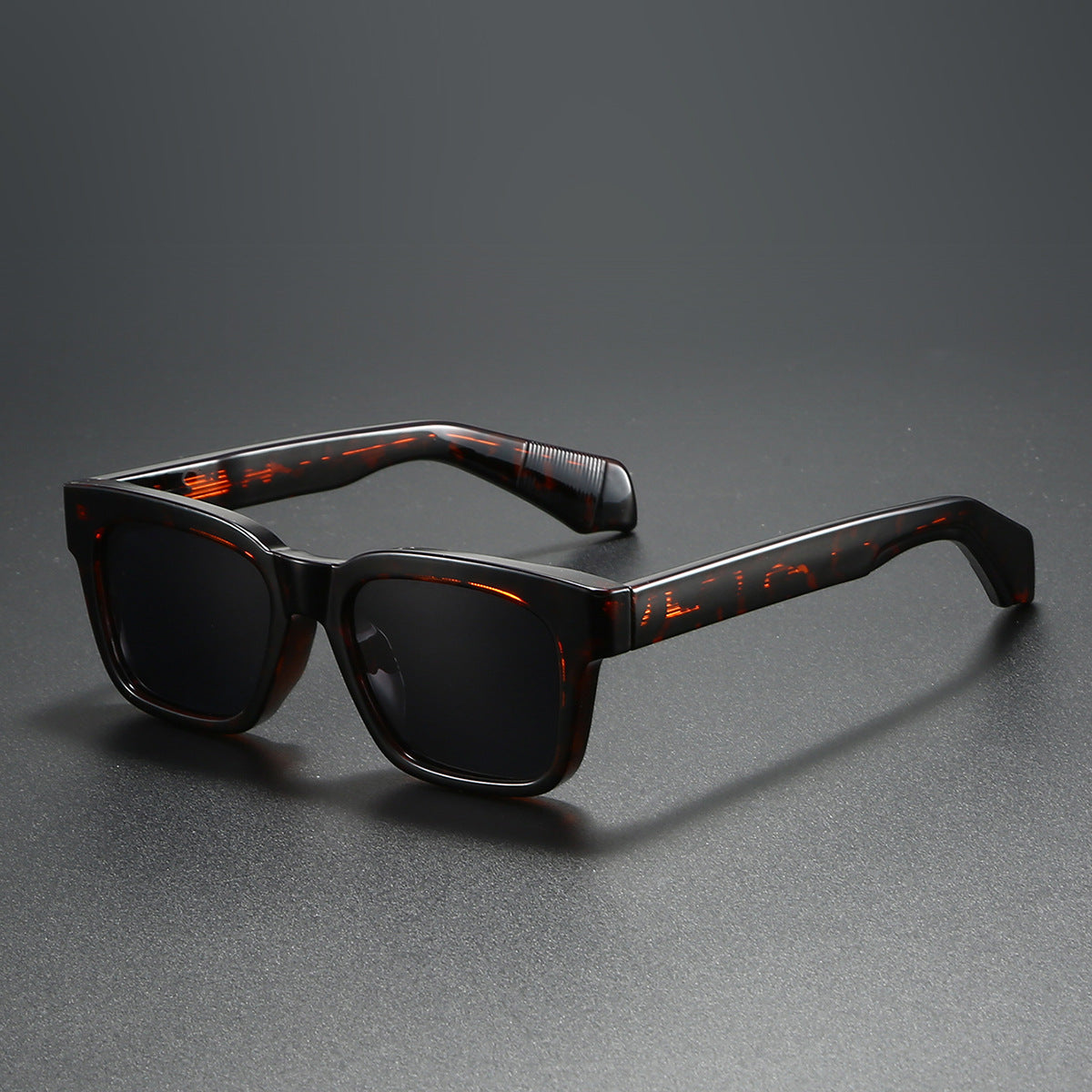 Damen quadratische Sonnenbrille mit markantem Schildpatt-Muster Brehn