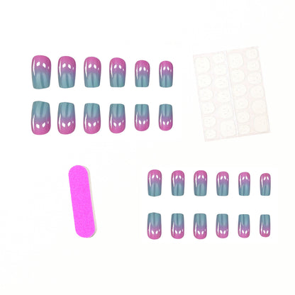 Glänzende Chrome-Nagelveredelungen Brehn